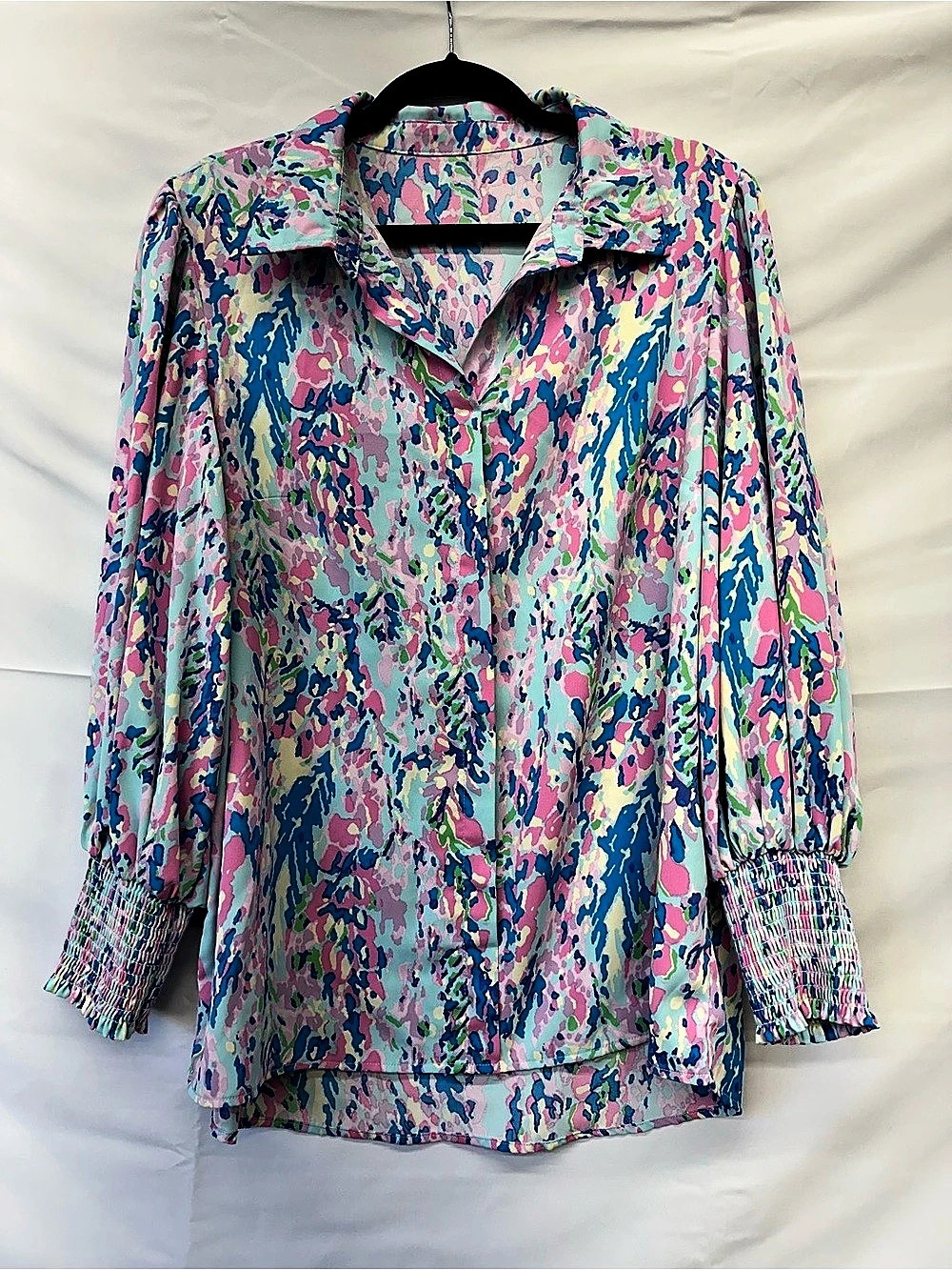 Women’s Abstract Print Pull Over Blouse – Smocked Cuffs Puff Sleeve Faux Button